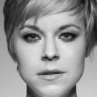 Tina Majorino is a popular movie and television actress, who has started her career in the childhood in films such as Andre; When a Man Loves a Woman; Corrina, Corrina. Her return to acting was at 18 with playing in "Napoleon Dynamite".